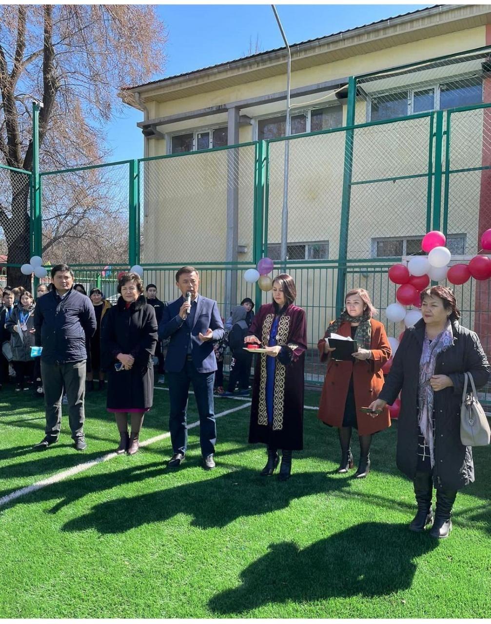 Открытие школьной площадки.