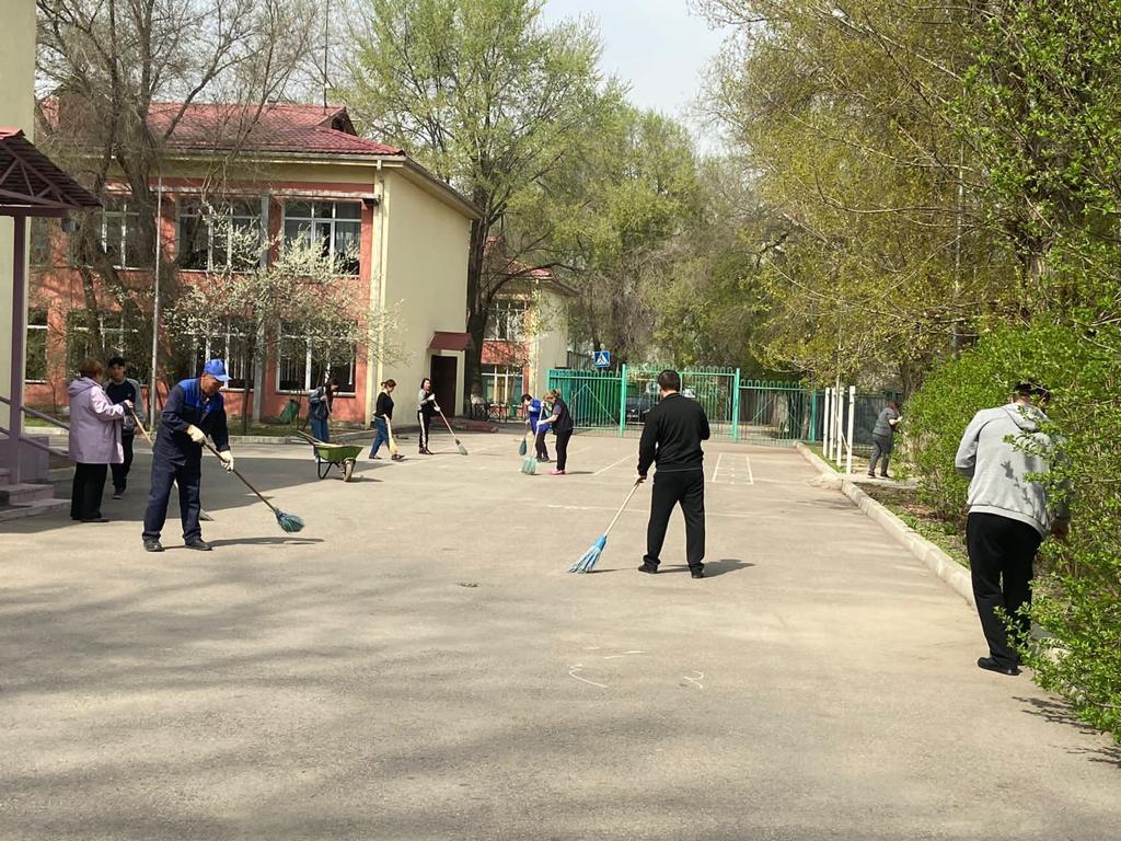 Городской субботник.