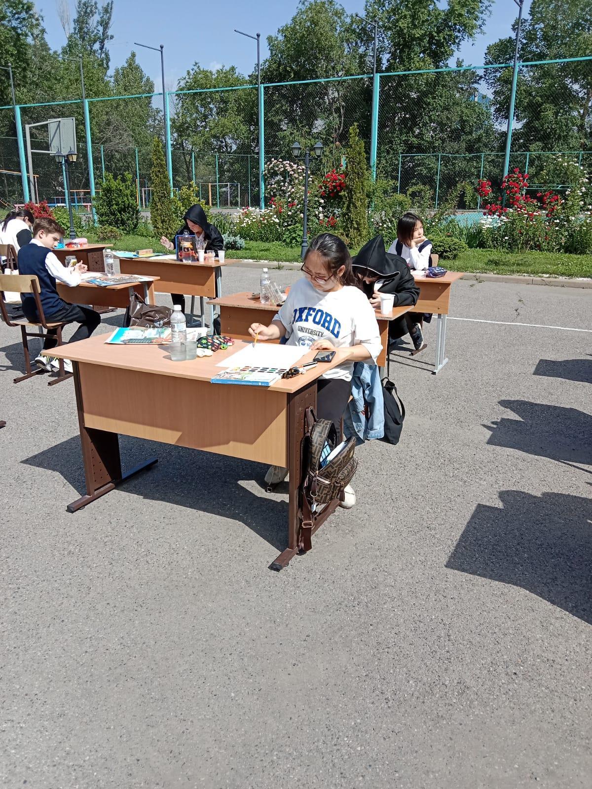 Мурат Зере заняла 1 место в конкурсе "Палитра красок"