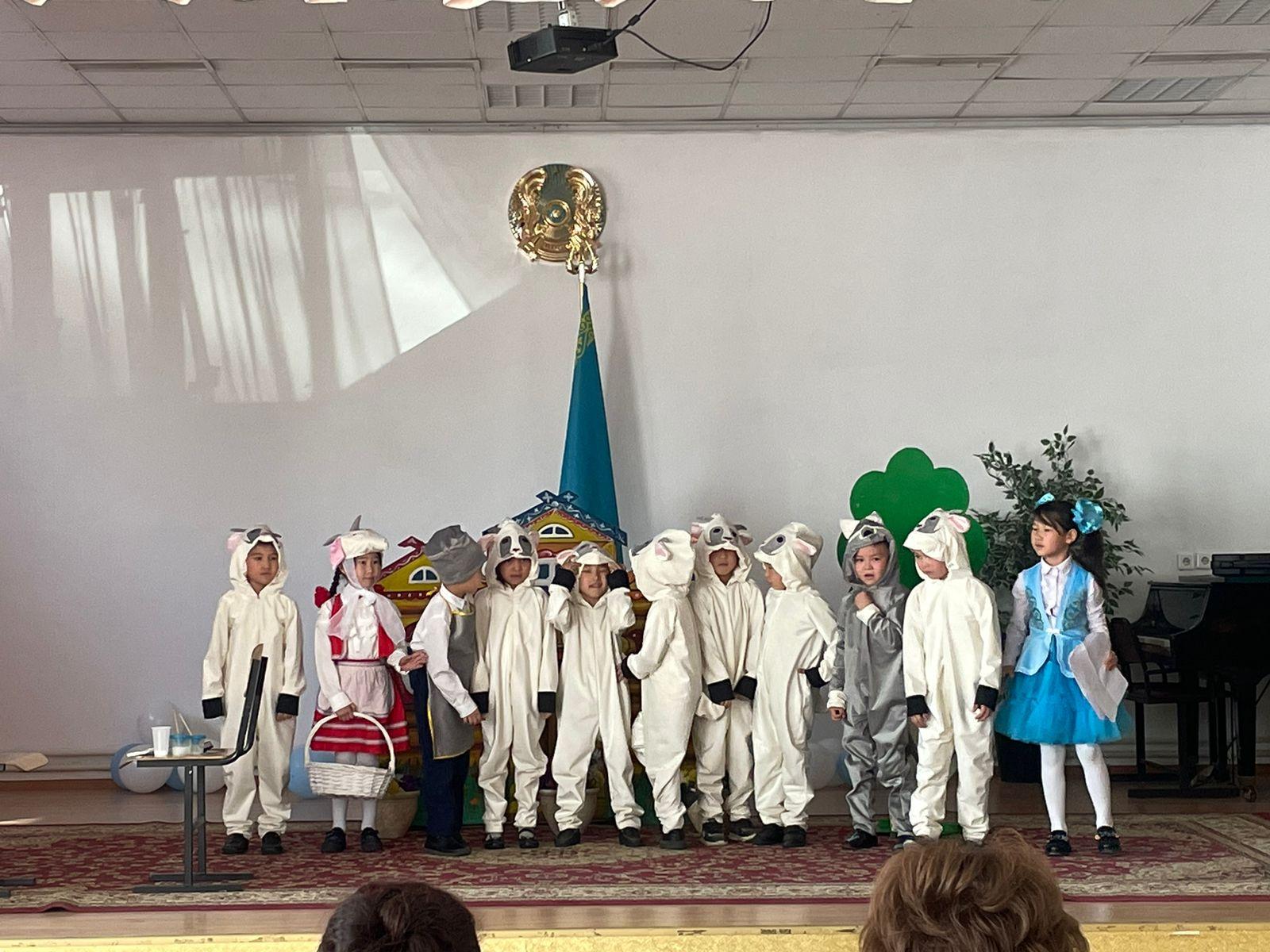 «Кітап-білім бұлағы» байқауының аудандық кезеңі.